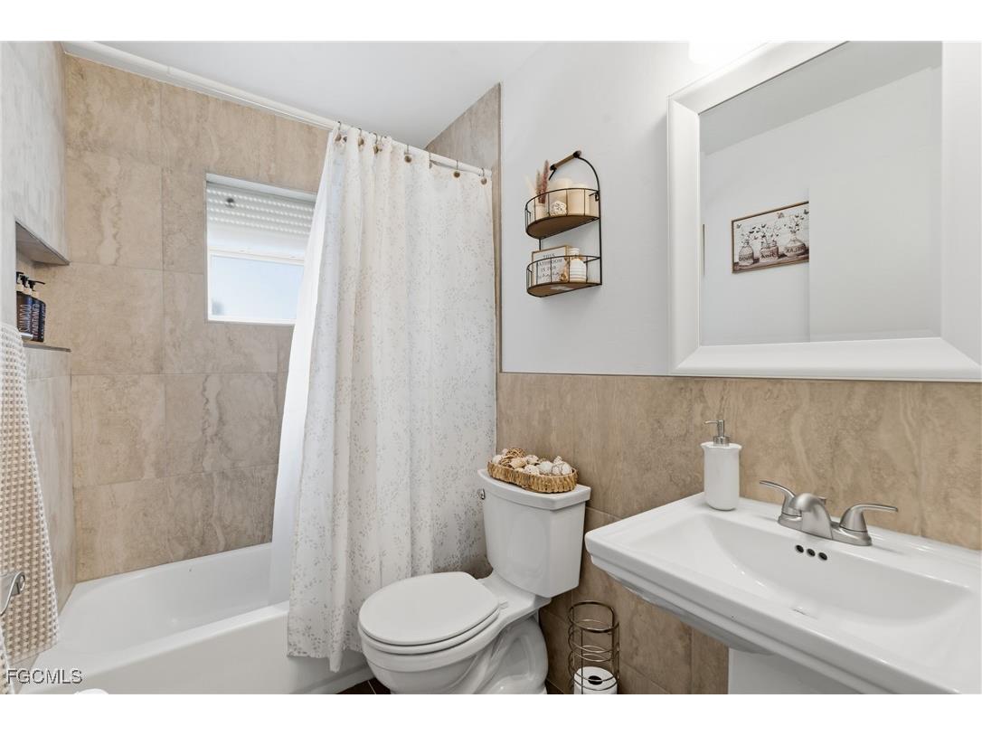 1212 SW 13th Street Cape Coral FL 33991 2025025419 image16