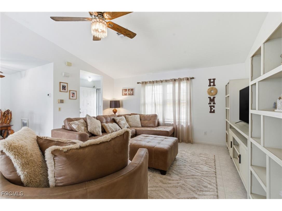 1212 SW 13th Street Cape Coral FL 33991 2025025419 image4