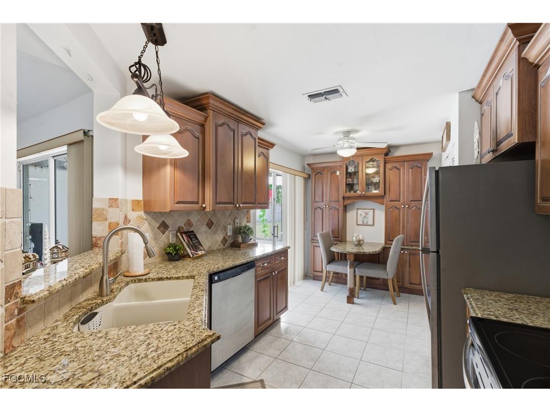 1212 SW 13th Street Cape Coral FL 33991 2025025419 image8