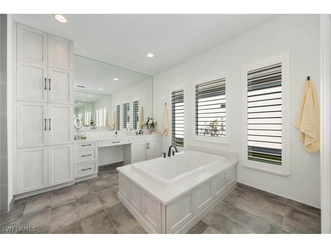 12128 Eucalyptus Way Naples FL 34120 226006266 image18