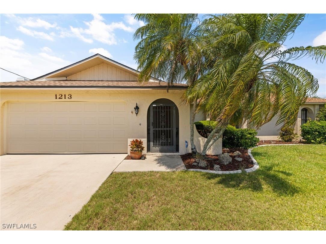 1213 SE 28th Terrace Cape Coral FL 33904 224031535 image1