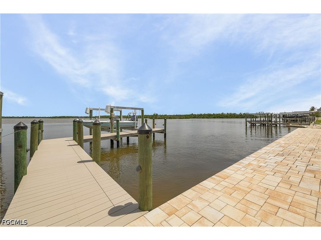 12130 Shoreview Drive Matlacha FL 33993 2026021644 image3
