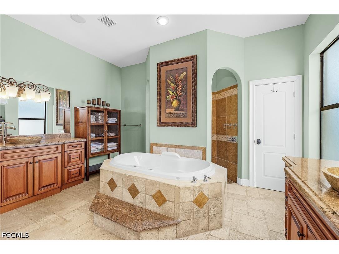 12130 Shoreview Drive Matlacha FL 33993 2026021644 image33