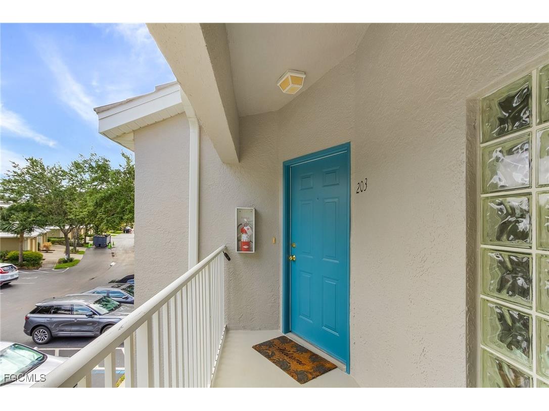 12131 Summergate Circle #203 Fort Myers FL 33913 2025018795 image1