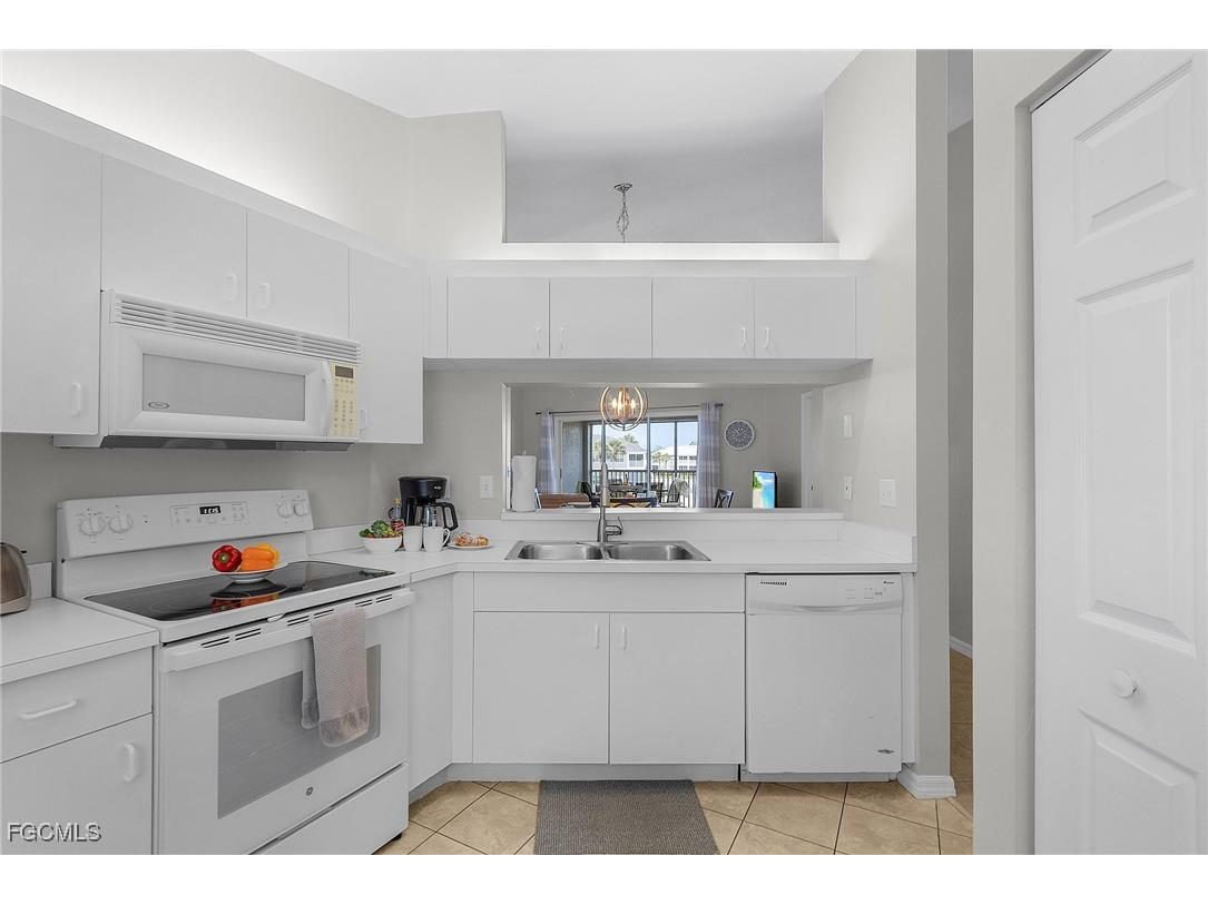 12131 Summergate Circle #203 Fort Myers FL 33913 2025018795 image10