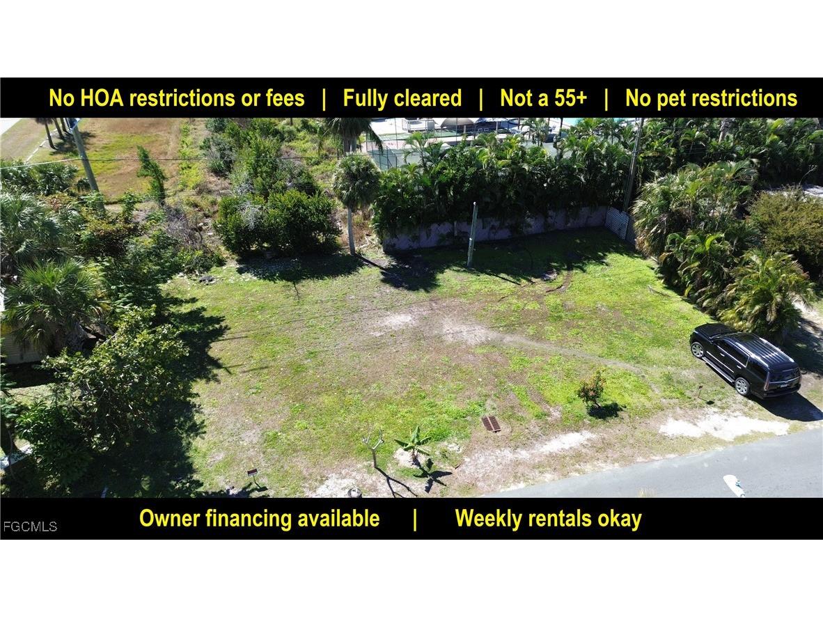 12135 Hibiscus Drive Fort Myers FL 33908 2025025213 image1