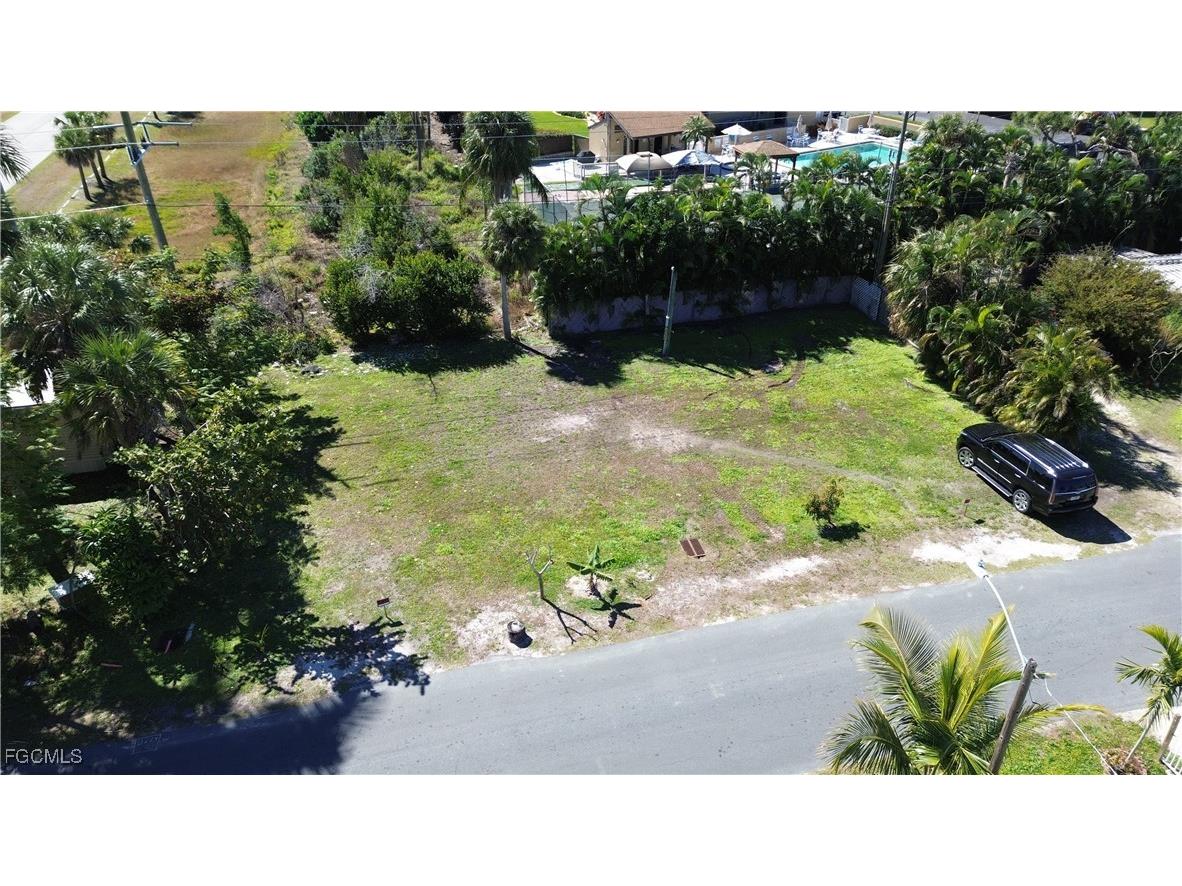 12135 Hibiscus Drive Fort Myers FL 33908 2025025213 image12