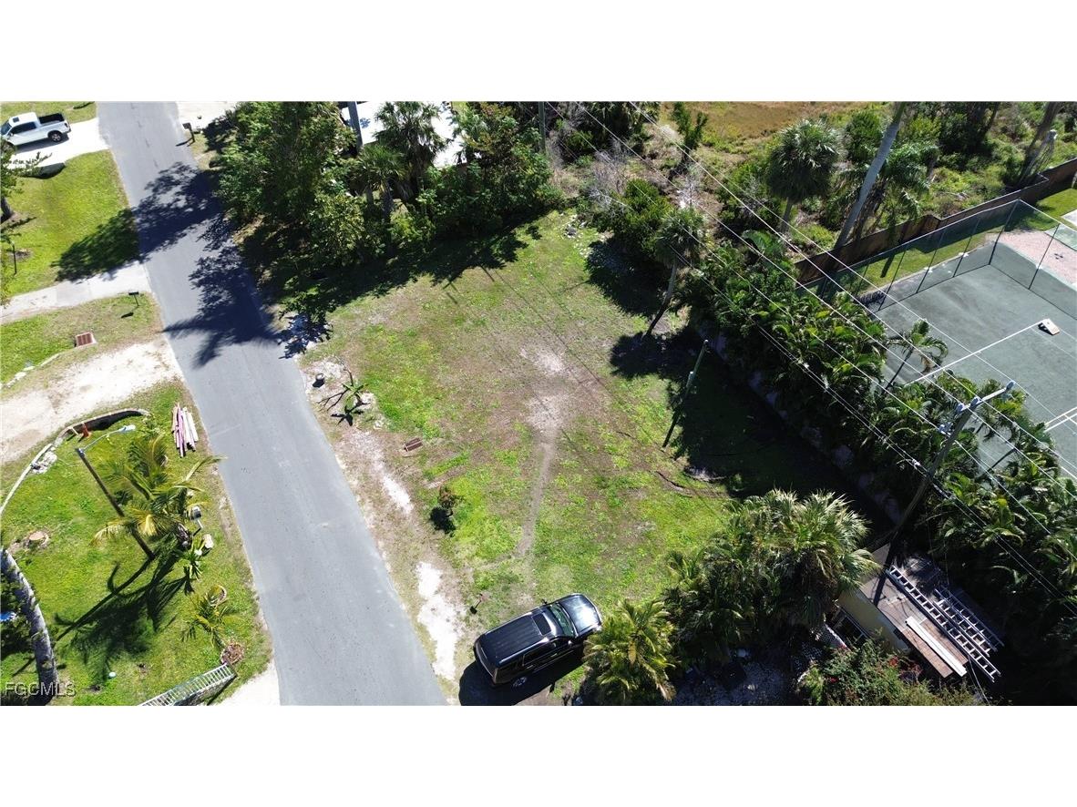 12135 Hibiscus Drive Fort Myers FL 33908 2025025213 image4