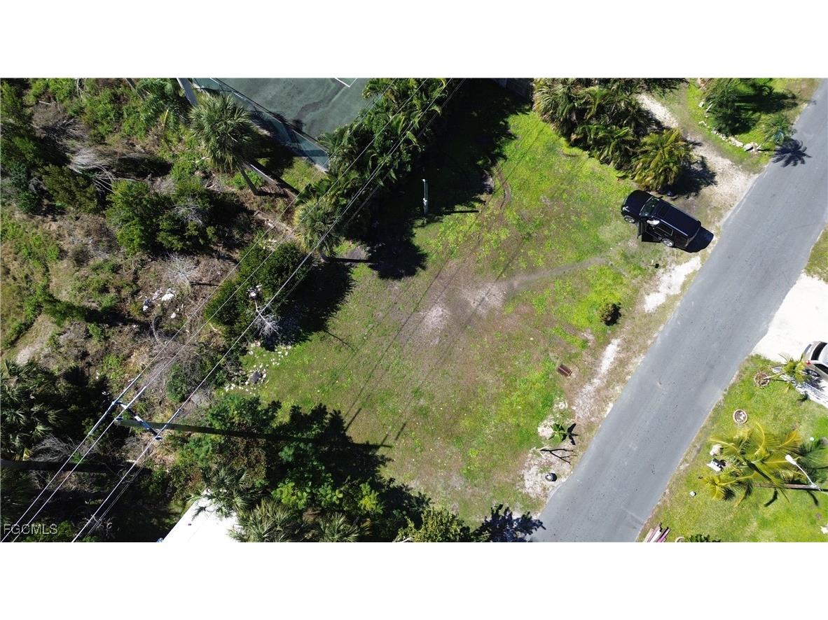 12135 Hibiscus Drive Fort Myers FL 33908 2025025213 image8