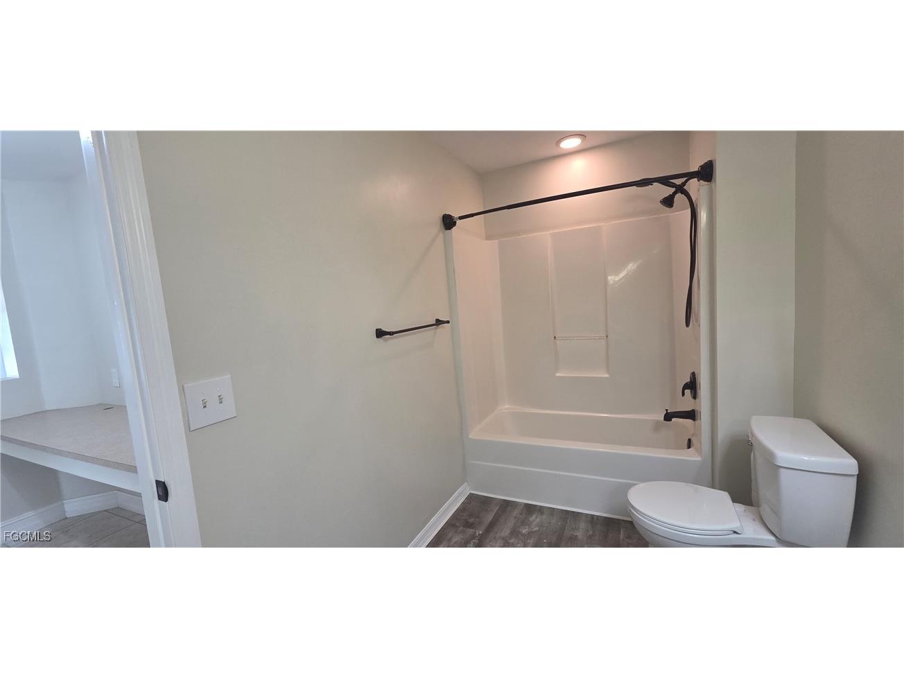 1214 NE 18th Place Cape Coral FL 33909 2025023400 image20