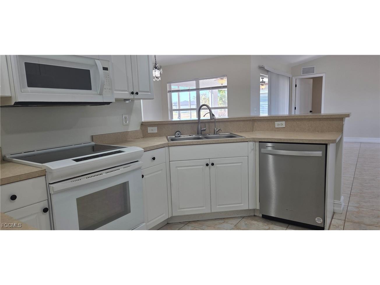 1214 NE 18th Place Cape Coral FL 33909 2025023400 image5