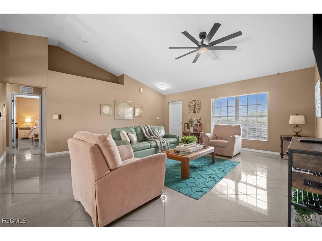 1214 SW Santa Barbara Place Cape Coral FL 33991 2026006362 image4
