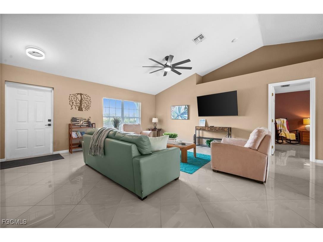 1214 SW Santa Barbara Place Cape Coral FL 33991 2026006362 image5