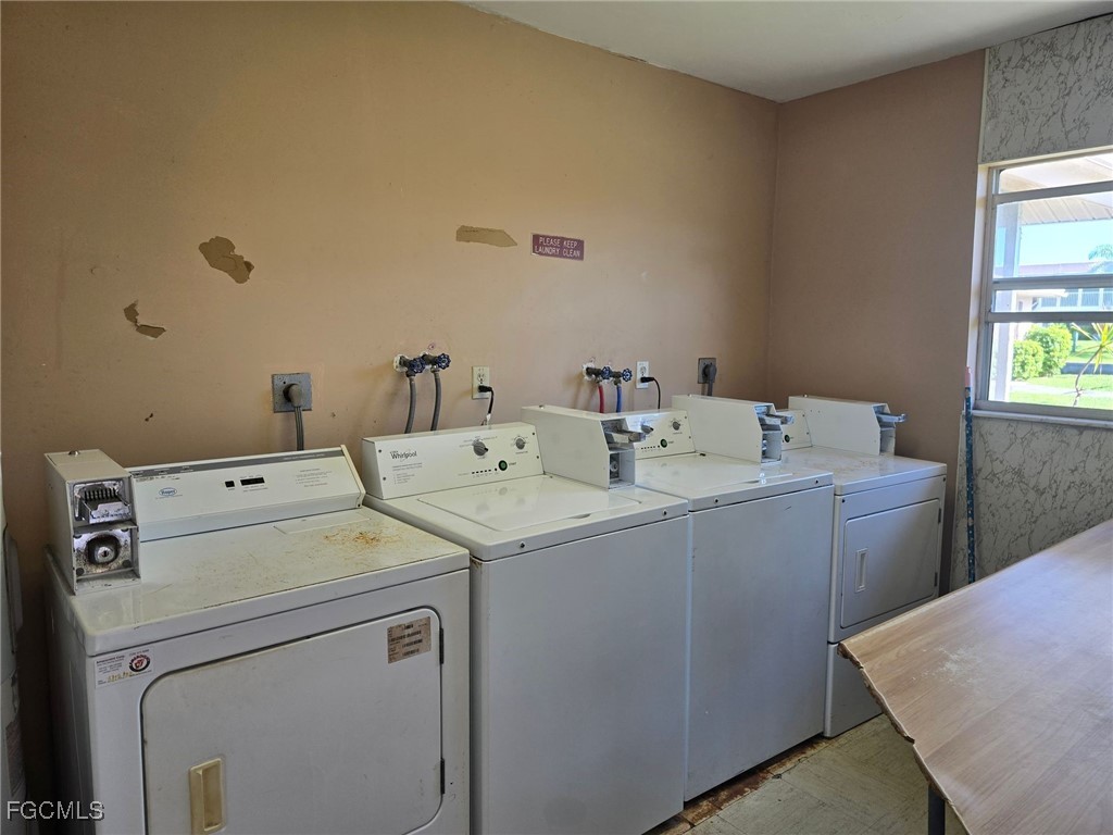 1215-1221 SE 46th Lane Cape Coral FL 33904 2025002834 image6