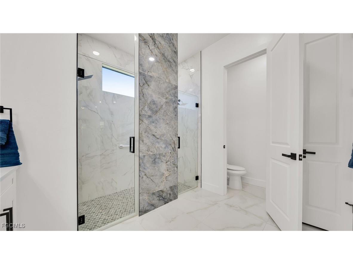 1215 NE 12th Place Cape Coral FL 33909 2025018714 image19