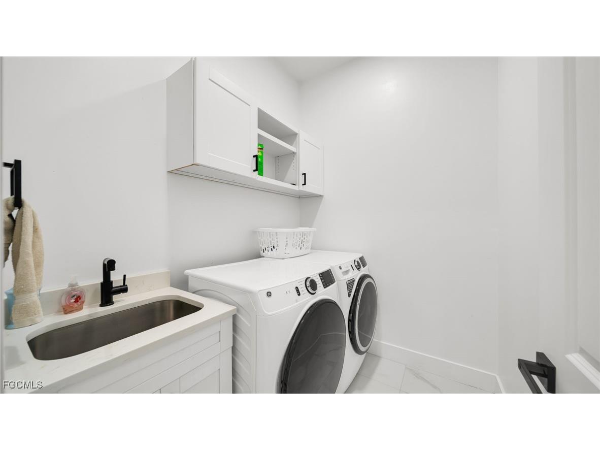 1215 NE 12th Place Cape Coral FL 33909 2025018714 image28