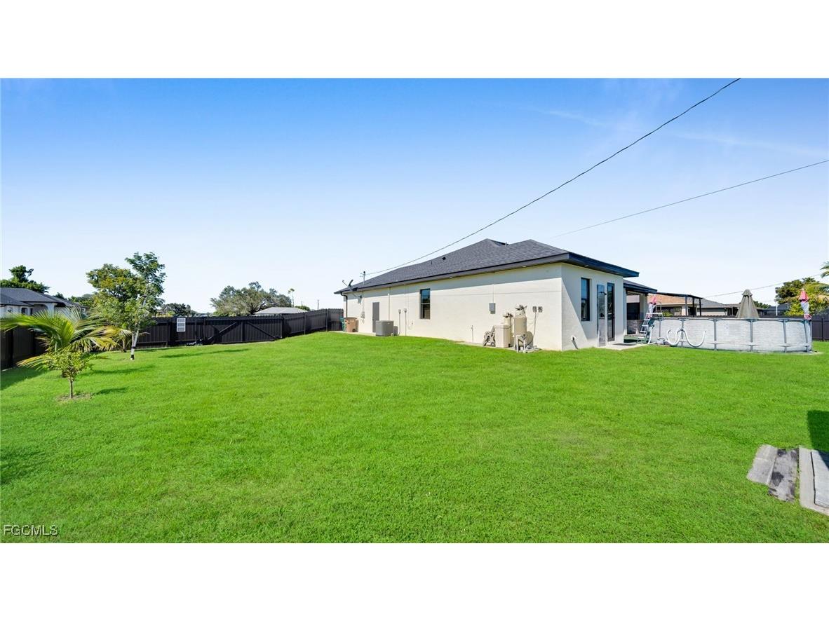 1215 NE 12th Place Cape Coral FL 33909 2025018714 image36