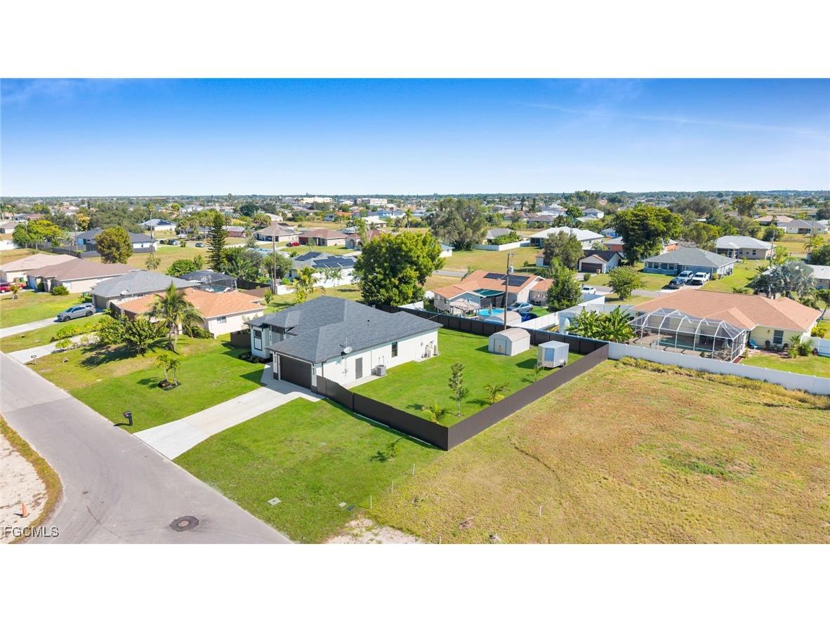 1215 NE 12th Place Cape Coral FL 33909 2025018714 image39