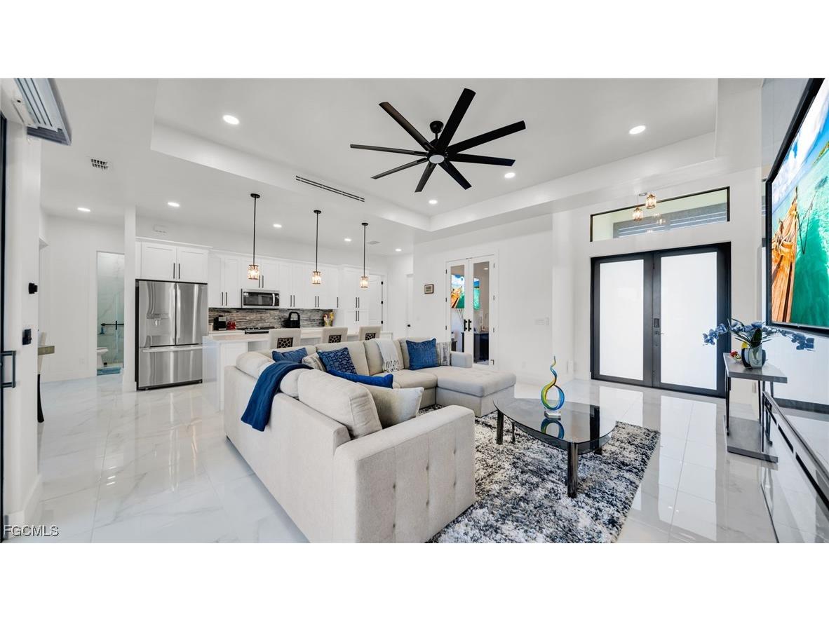 1215 NE 12th Place Cape Coral FL 33909 2025018714 image4