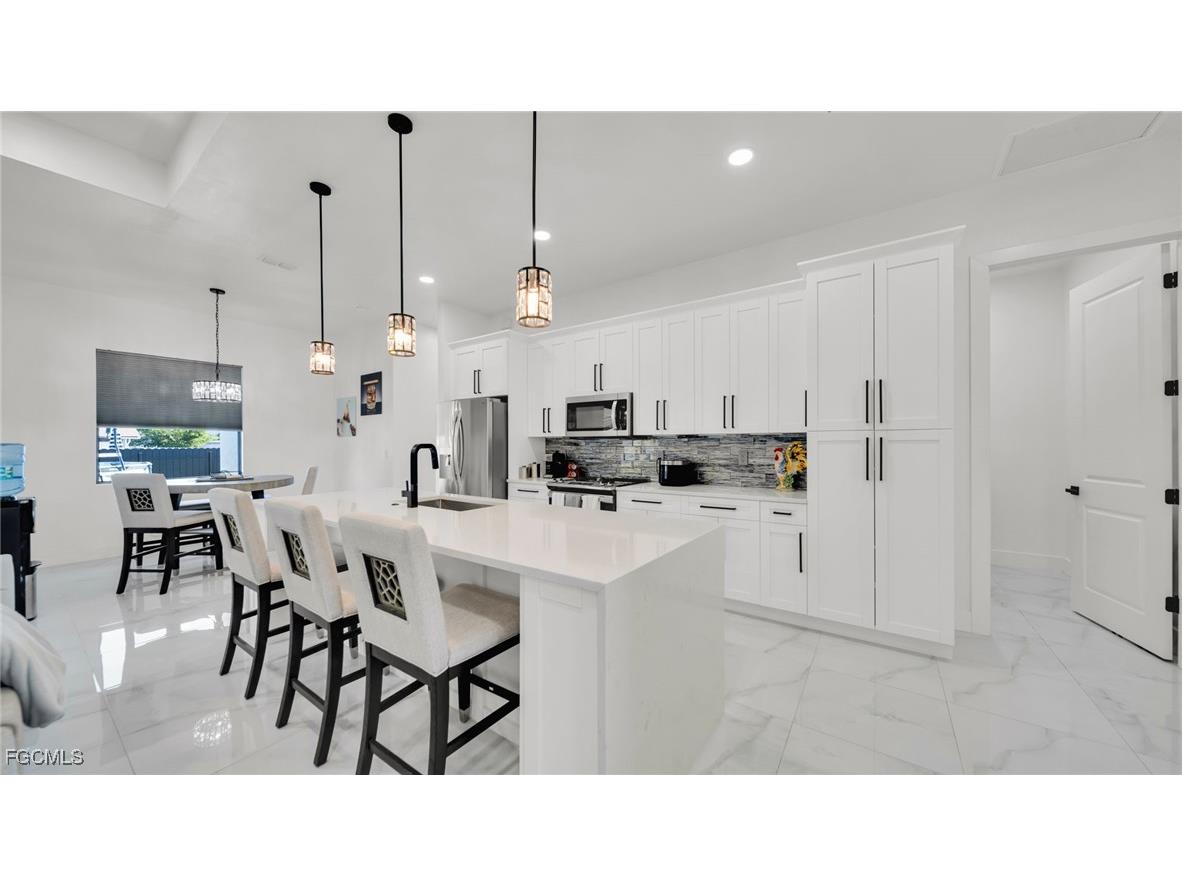 1215 NE 12th Place Cape Coral FL 33909 2025018714 image5