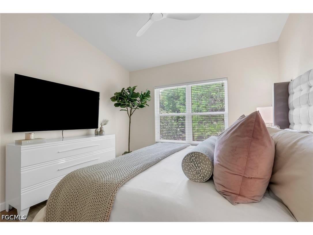 1215 Sarah Jean Circle #J205 Naples FL 34110 2026018325 image22