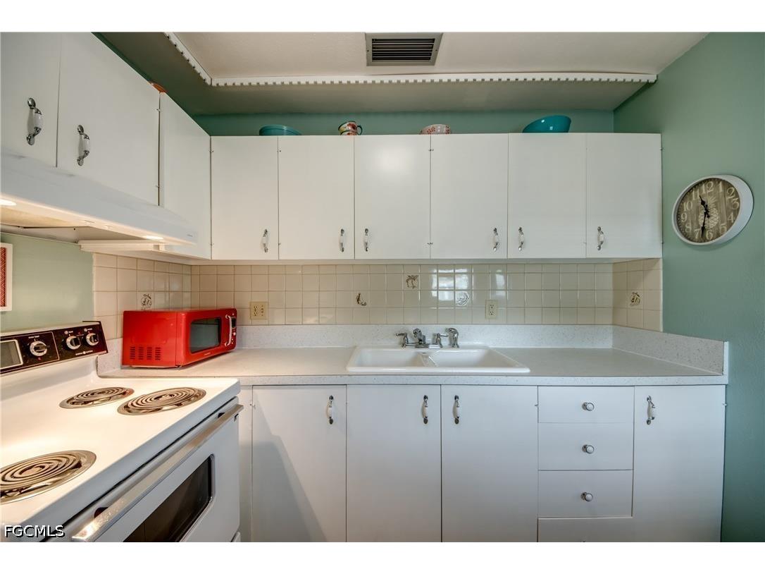 1215 Tropic Terrace North Fort Myers FL 33903 2026024331 image14