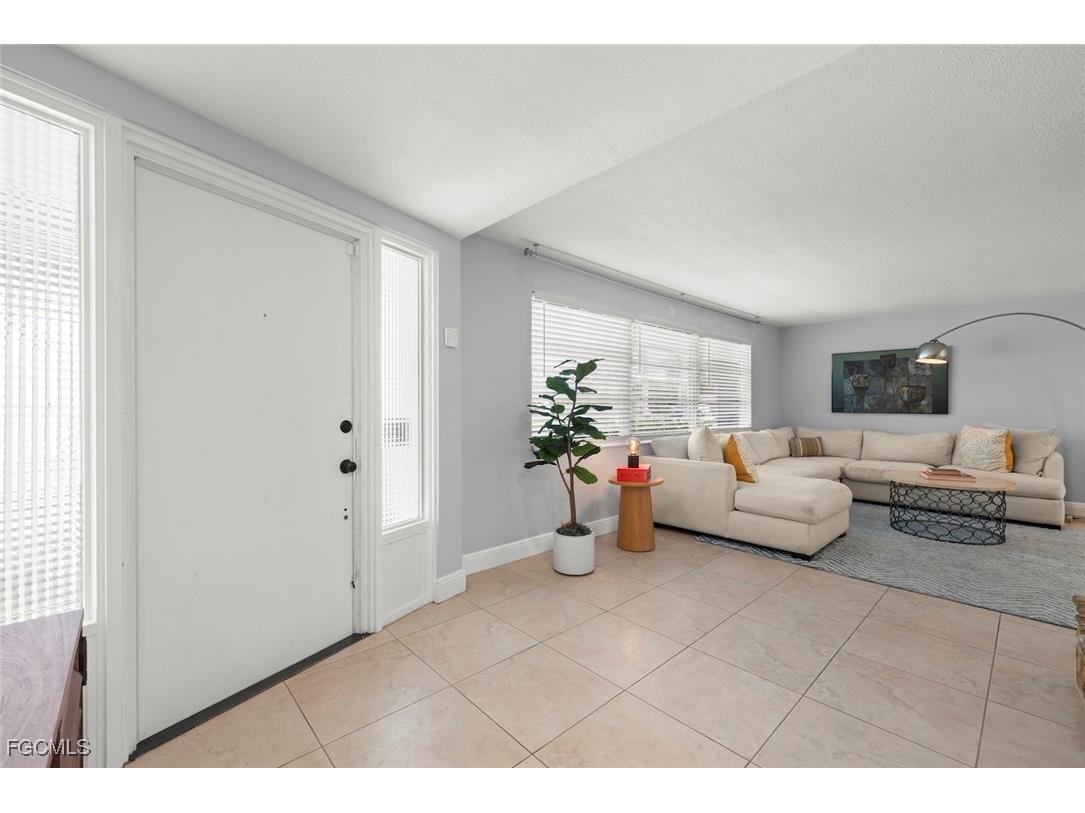 12150 Mcgregor Boulevard Fort Myers FL 33919 2025007374 image9