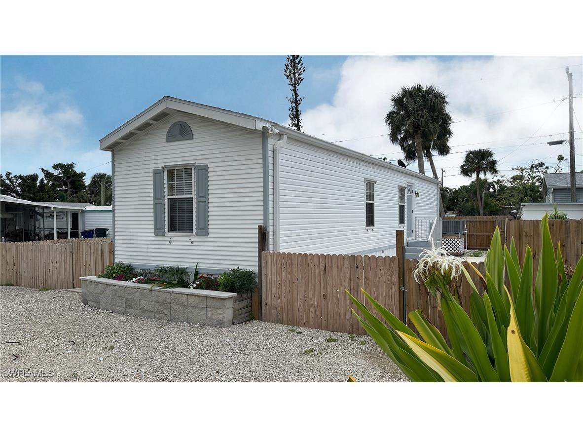 12151 Cypress Drive Fort Myers FL 33908 224067153 image1