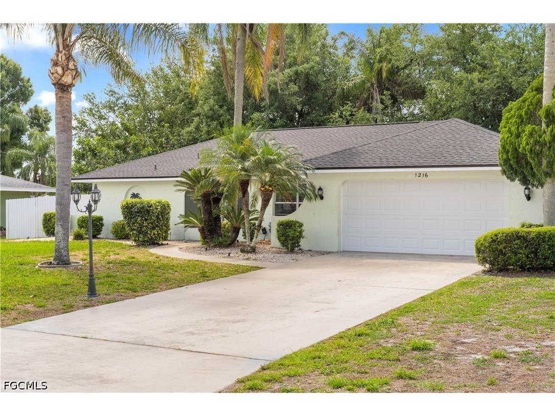 1216 E 3rd Street Lehigh Acres FL 33936 2026018008 image3