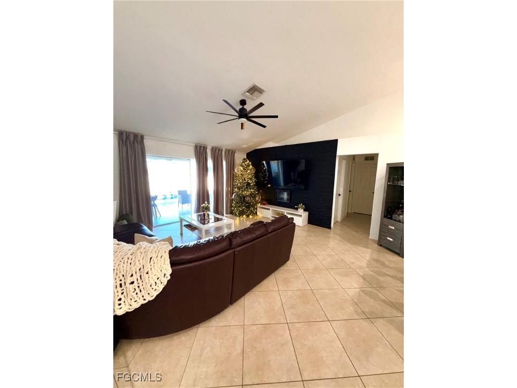 1216 NW 15th Place Cape Coral FL 33993 2025016556 image1