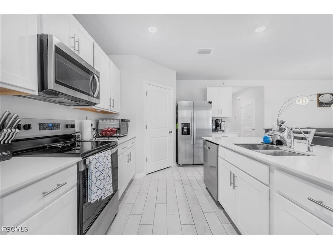 1216 NW 21st Place Cape Coral FL 33993 2025024037 image43