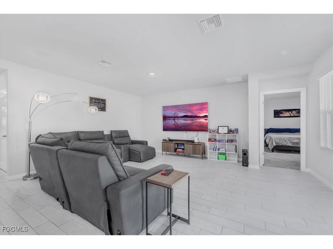 1216 NW 21st Place Cape Coral FL 33993 2025024037 image49