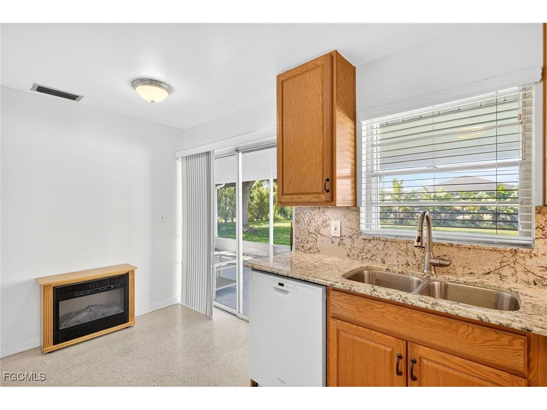 1216 SE 27th Street Cape Coral FL 33904 2025000590 image3