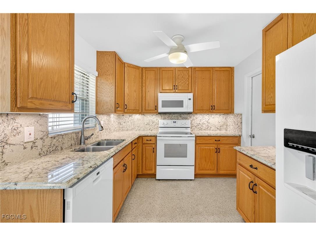 1216 SE 27th Street Cape Coral FL 33904 2025000590 image5