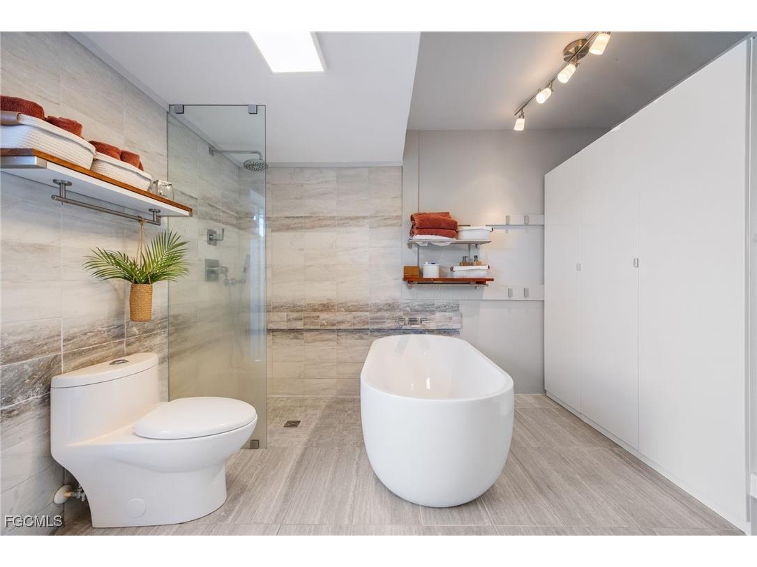 1216 SE 2nd Street Cape Coral FL 33990 2025024115 image27