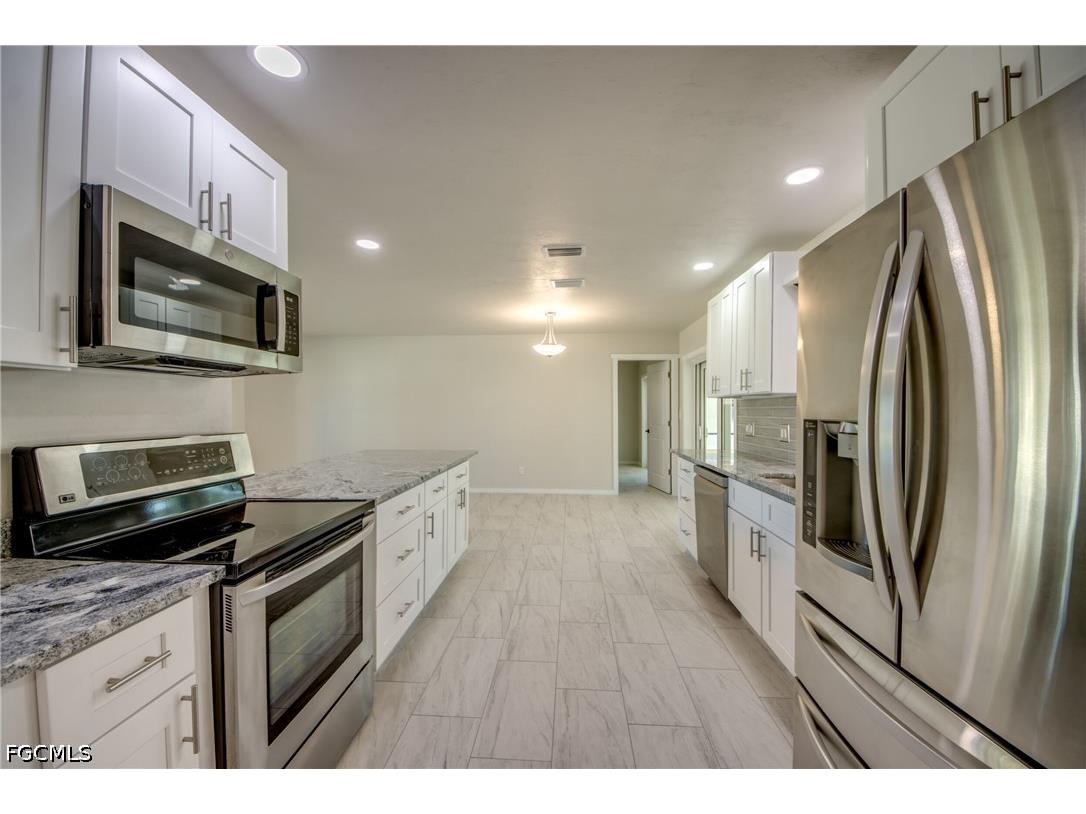 1216 SE 43rd Terrace Cape Coral FL 33904 2026018015 image10