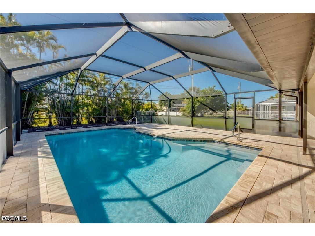 1216 SE 43rd Terrace Cape Coral FL 33904 2026018015 image2