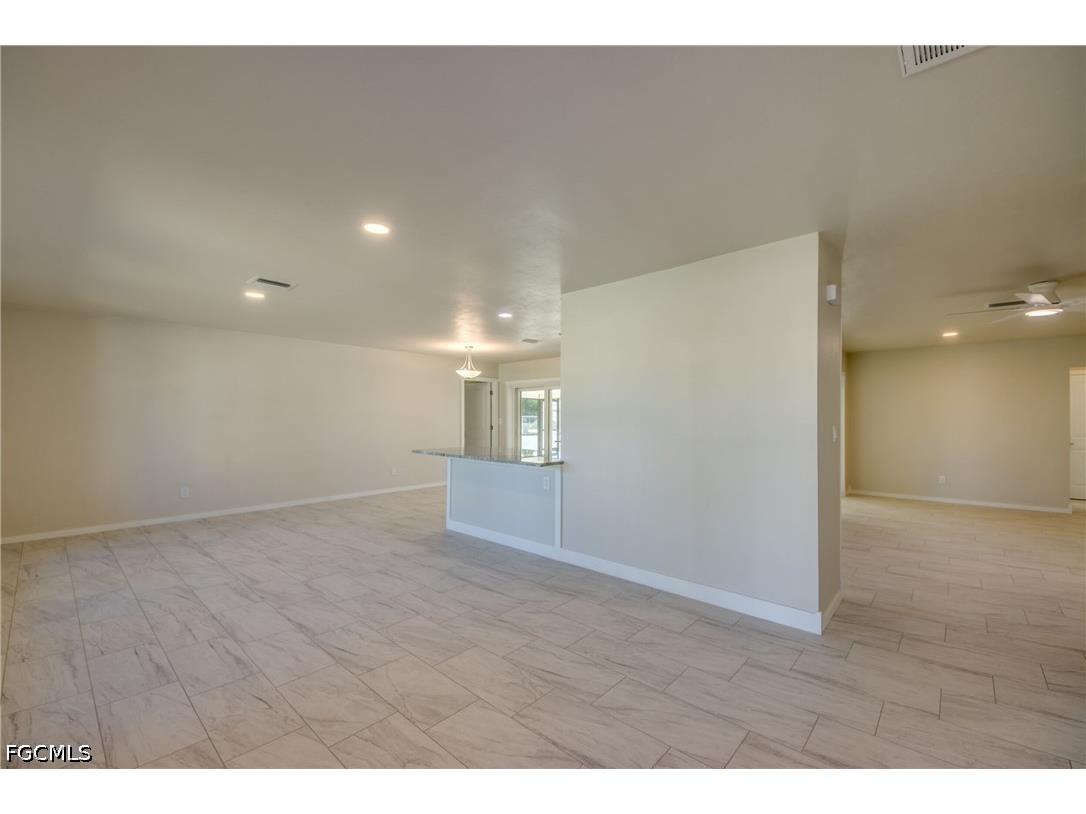 1216 SE 43rd Terrace Cape Coral FL 33904 2026018015 image4