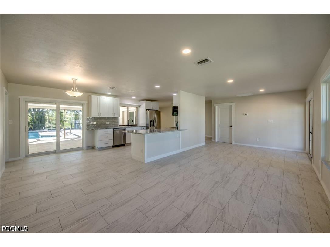 1216 SE 43rd Terrace Cape Coral FL 33904 2026018015 image5