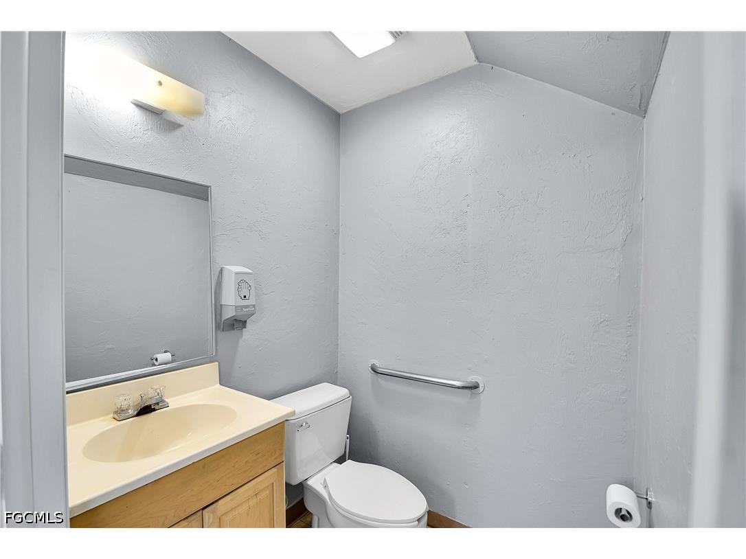 12165 Metro Pkwy #1-4 Fort Myers FL 33966 2026028875 image20