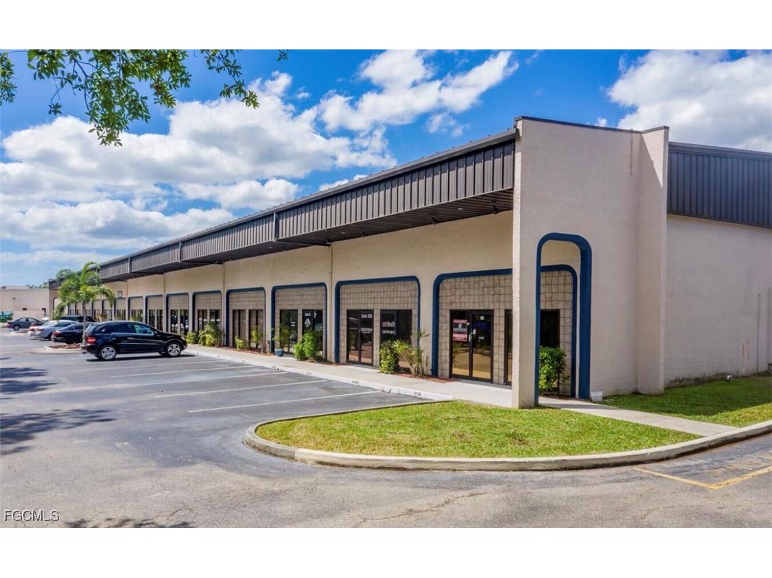 12165 Metro Parkway #23 Fort Myers FL 33966 2025020420 image1