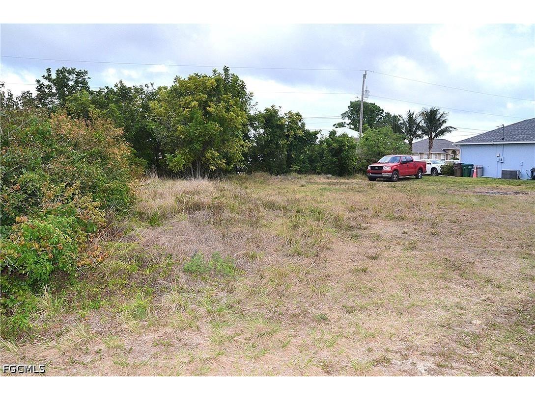 1217 NE 13th Place Cape Coral FL 33909 2026016969 image2