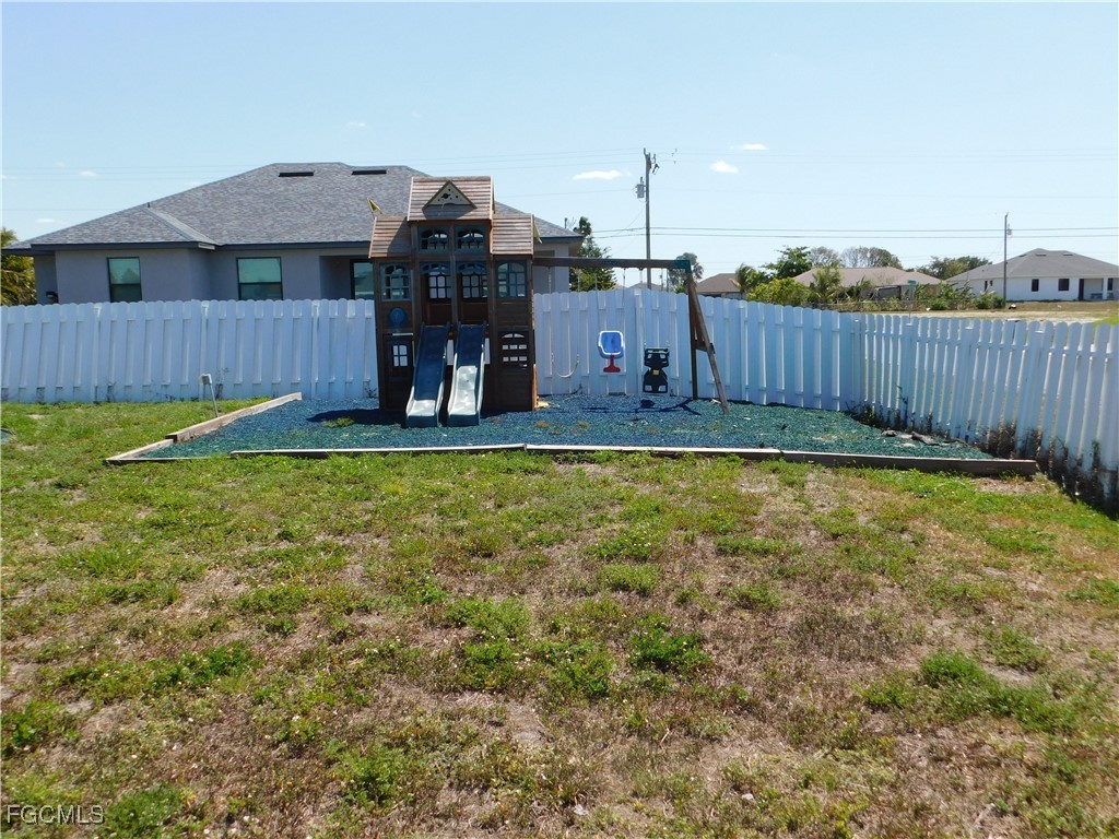 1217 NE 1st Place Cape Coral FL 33909 2025004110 image19