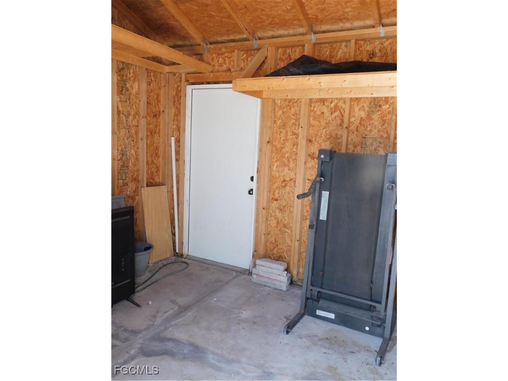 1217 NE 1st Place Cape Coral FL 33909 2025004110 image27