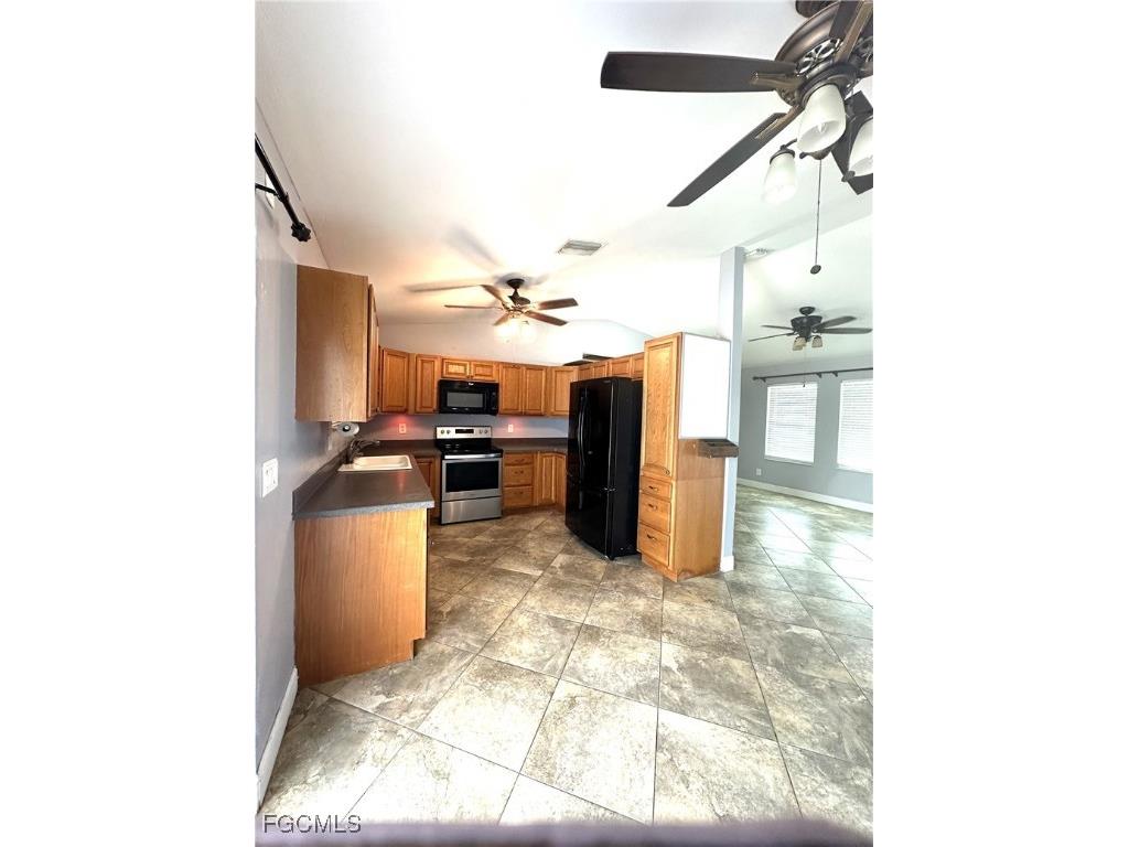 1217 NE 1st Place Cape Coral FL 33909 2025004110 image3