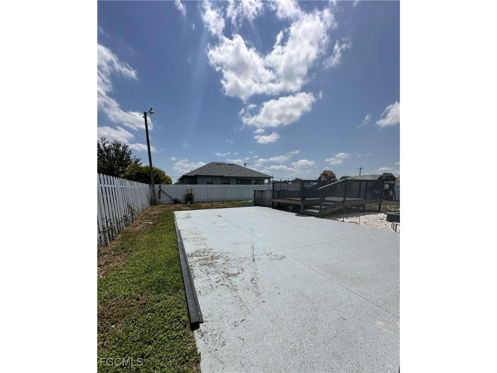 1217 NE 1st Place Cape Coral FL 33909 2025004110 image30