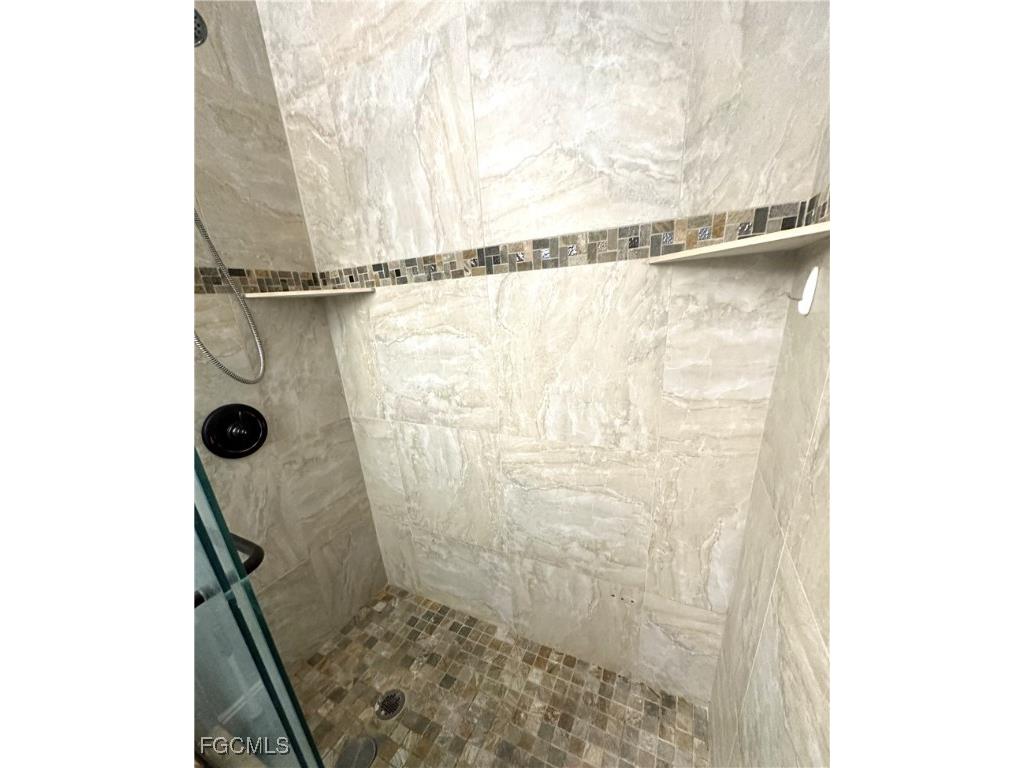 1217 NE 1st Place Cape Coral FL 33909 2025004110 image31