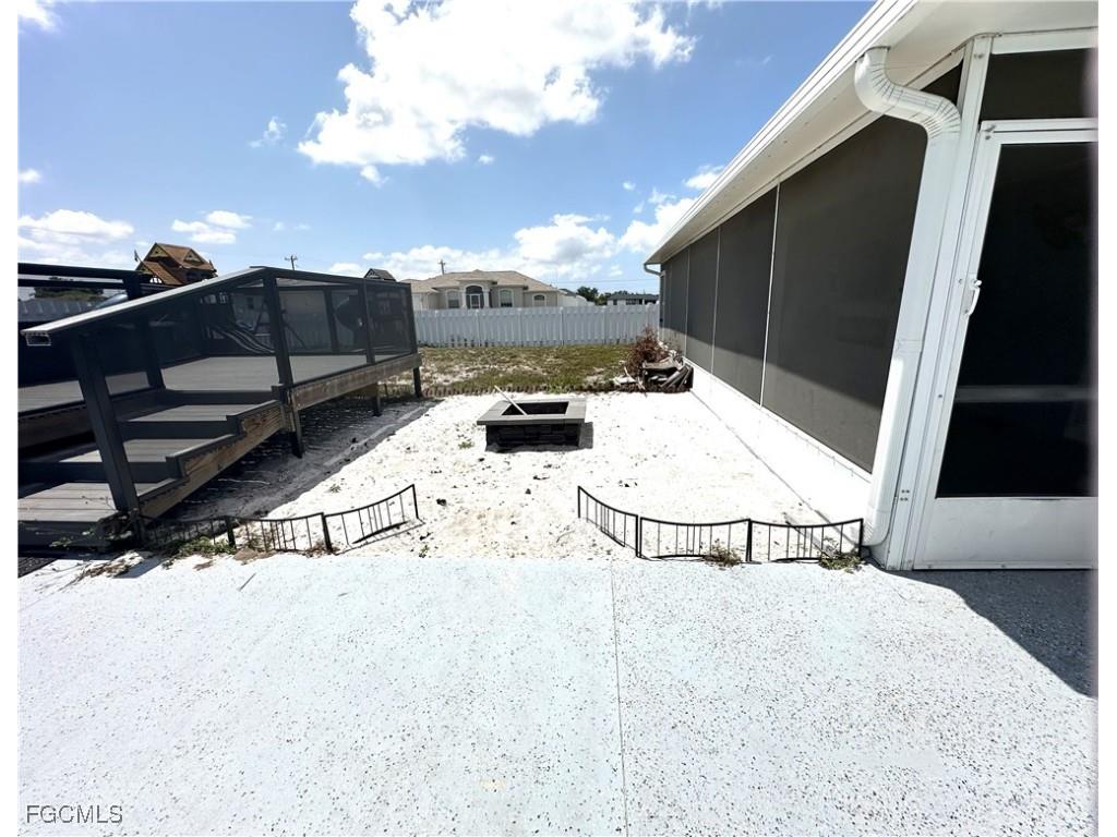 1217 NE 1st Place Cape Coral FL 33909 2025004110 image32