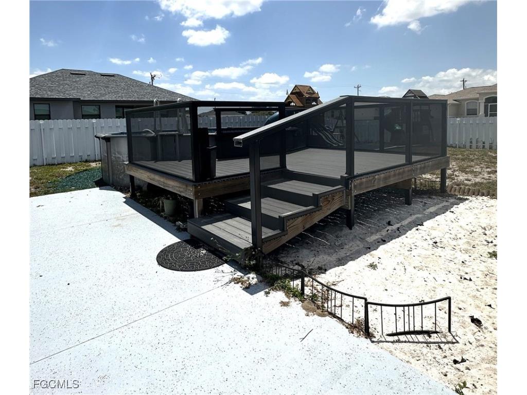 1217 NE 1st Place Cape Coral FL 33909 2025004110 image37