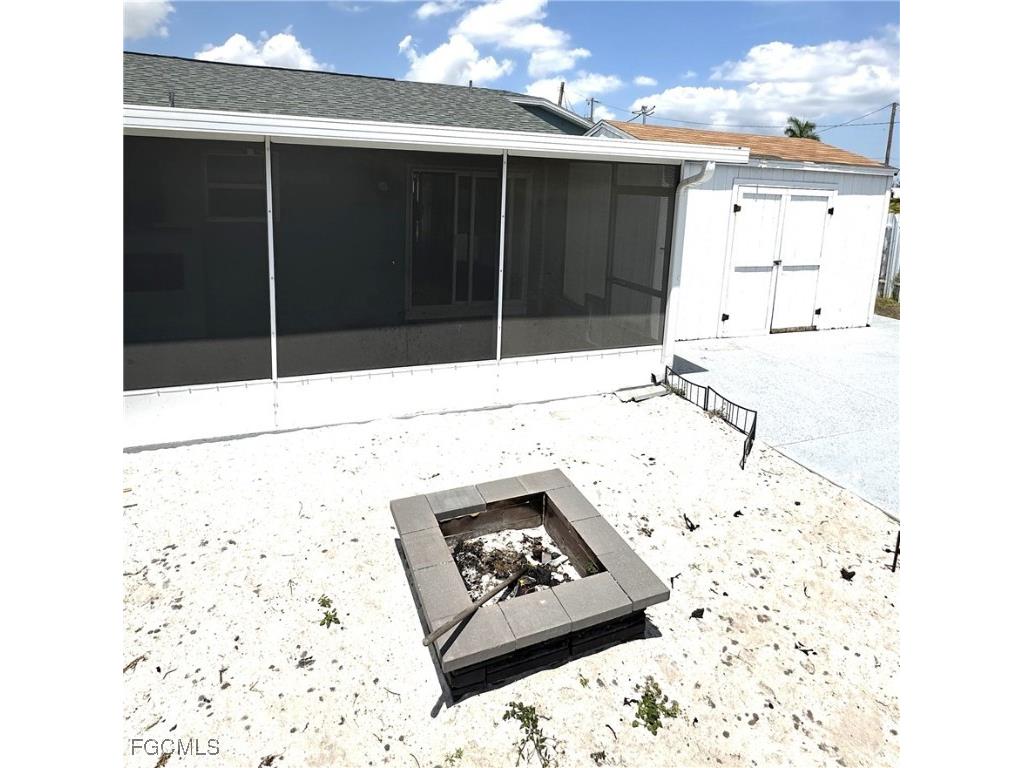 1217 NE 1st Place Cape Coral FL 33909 2025004110 image38